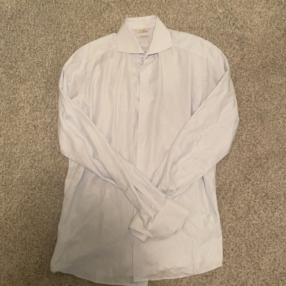 Suitsupply men’s blue & white stripped dress shirt. Cotton two ply, 39-7 x 15.5